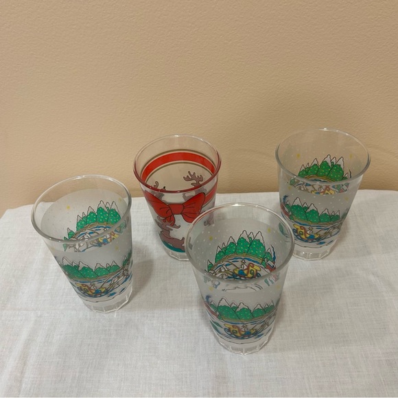 Set Of 4 Acrylic Christmas Horse/Sleigh & Reindeer Tumblers/Drinking Glasses CCI - Picture 3 of 6